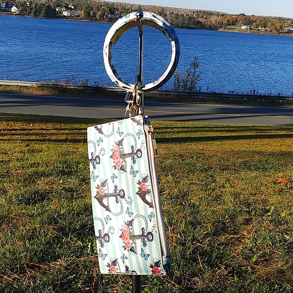 Wristlet/wallet blue rose & anchor nautical theme NWT ✨Host Pick✨ - Picture 4 of 8